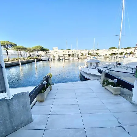 Belle Marina Avec Appontement Sur Port Camargue -4 Personnes Le Grau-du-Roi